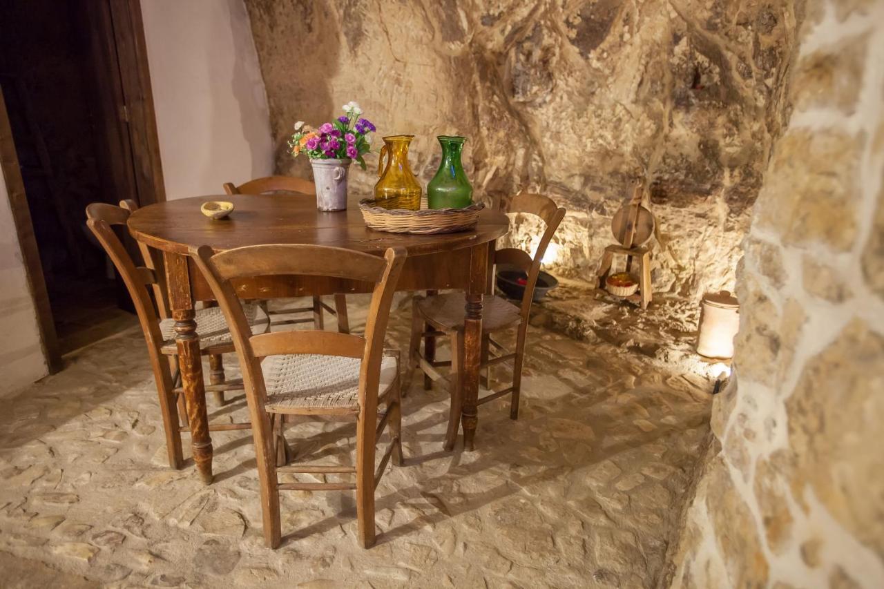 Case-Grotte Degli Avi, Esperienza Abitativa In Grotta Модика Экстерьер фото