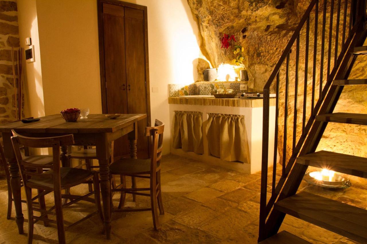 Case-Grotte Degli Avi, Esperienza Abitativa In Grotta Модика Экстерьер фото