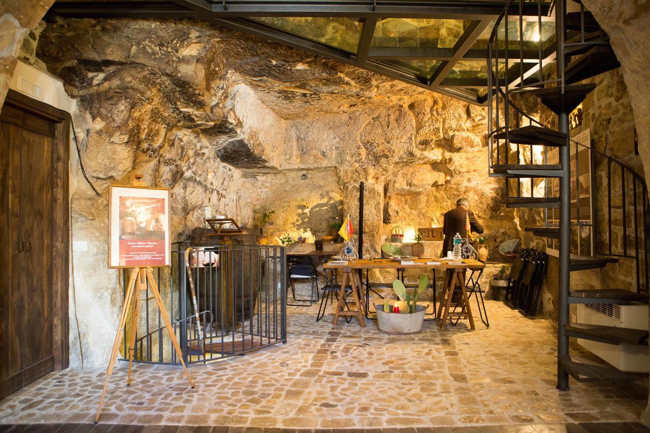 Case-Grotte Degli Avi, Esperienza Abitativa In Grotta Модика Экстерьер фото
