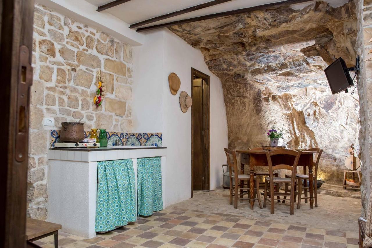 Case-Grotte Degli Avi, Esperienza Abitativa In Grotta Модика Экстерьер фото