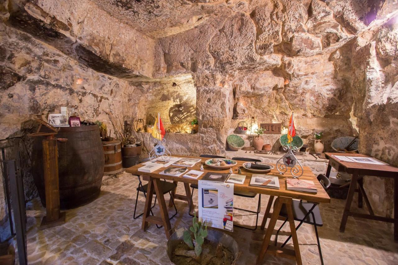 Case-Grotte Degli Avi, Esperienza Abitativa In Grotta Модика Экстерьер фото