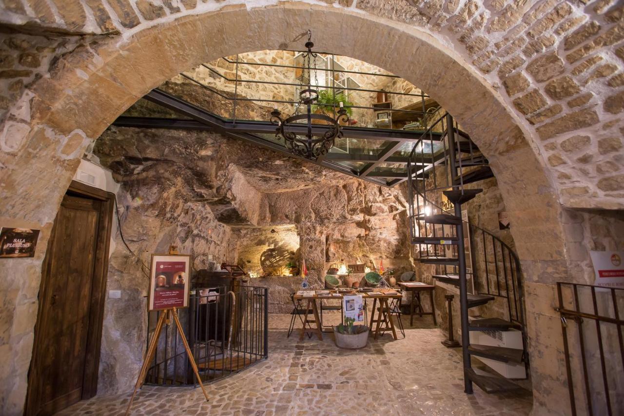 Case-Grotte Degli Avi, Esperienza Abitativa In Grotta Модика Экстерьер фото