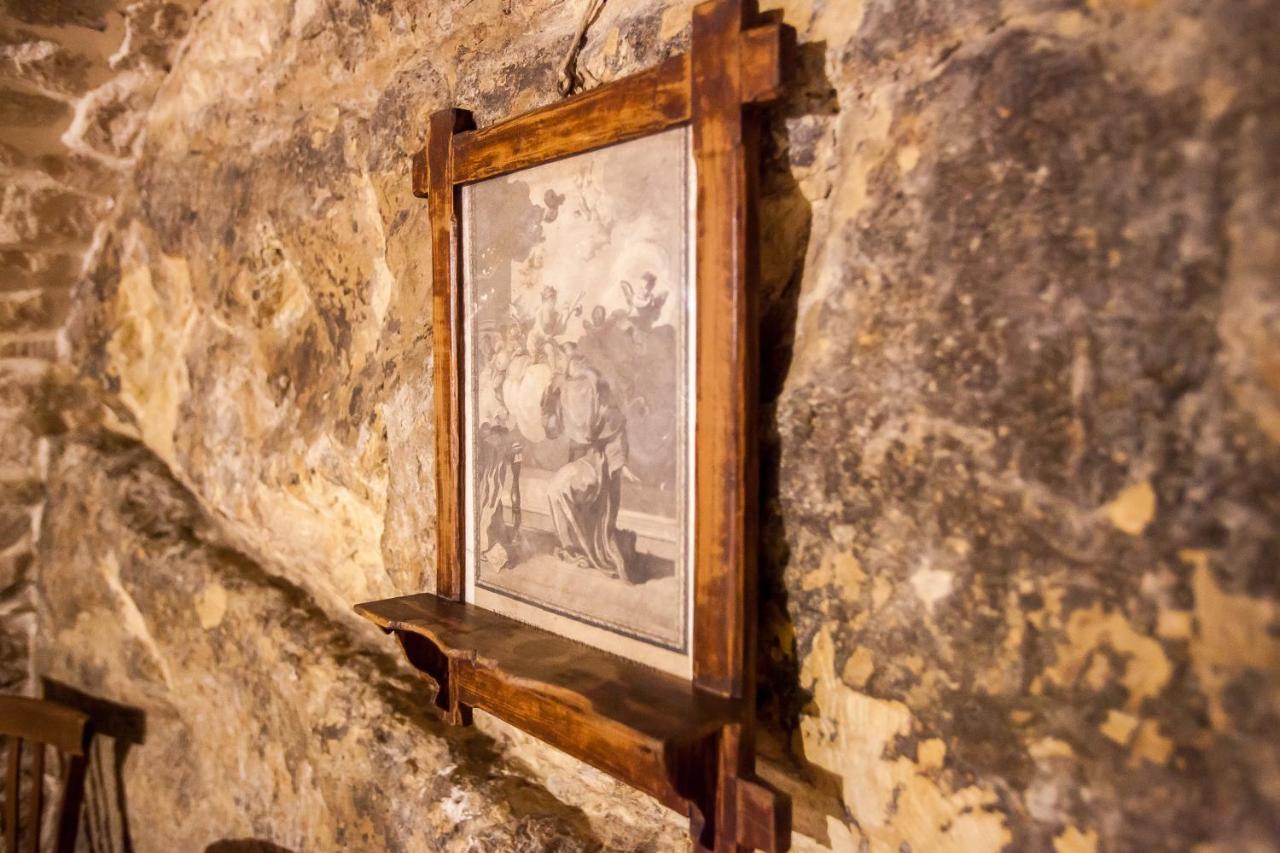 Case-Grotte Degli Avi, Esperienza Abitativa In Grotta Модика Экстерьер фото